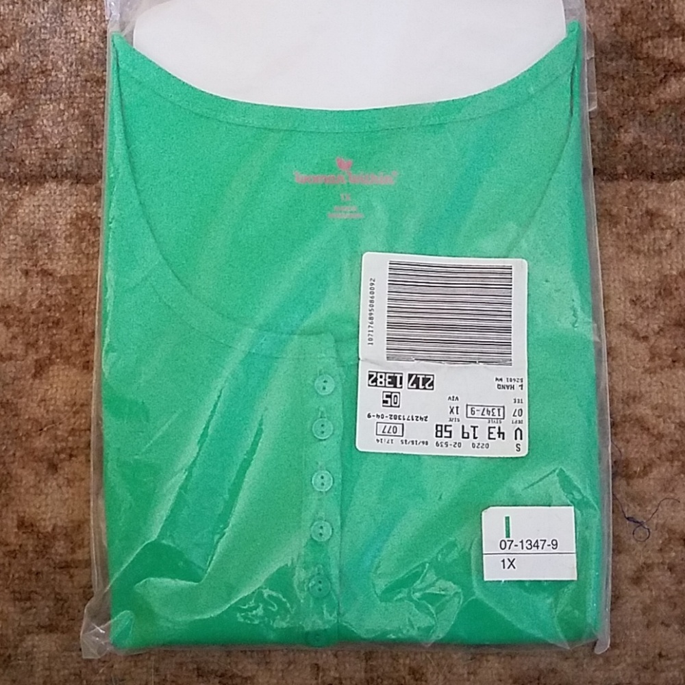 New 1x Half Button Short Sleeve Shirt